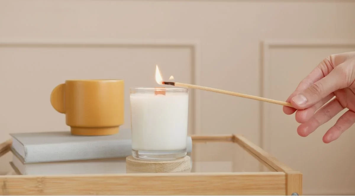 Natural fragrance vs. synthetic fragrance candles